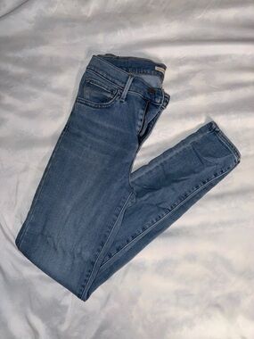 Levi's Women's Medium Blue Skinny Jeans
